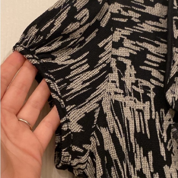 Black and Gray Patterned Women's Top - Picture 5 of 9